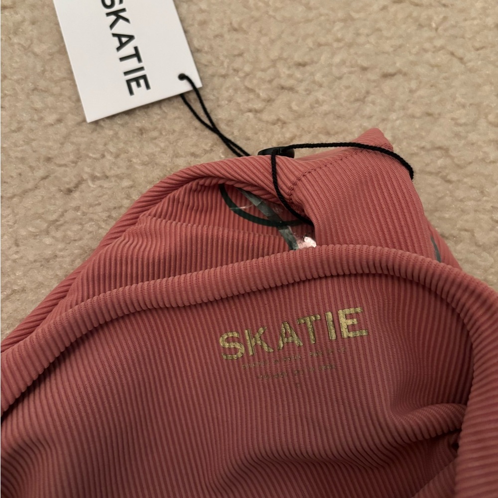 Skatie swimsuit NWT in the color pink - Picture 7 of 7